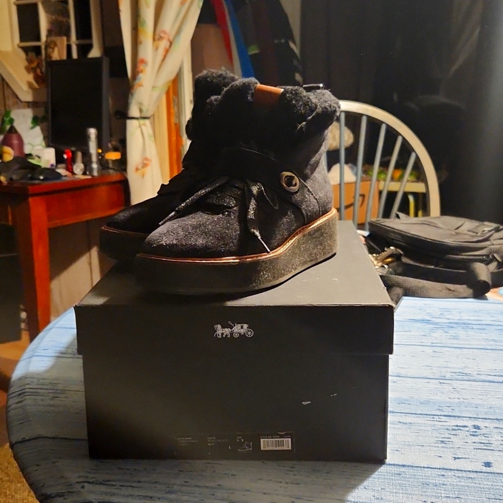 Coach Urban Hiker black suede